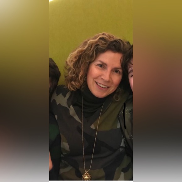 Burberry Brit %100 Cashmere Sweater. Size M - Picture 7 of 9